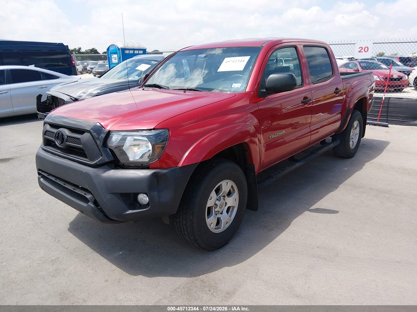 2015 TOYOTA TACOMA auction photo 2