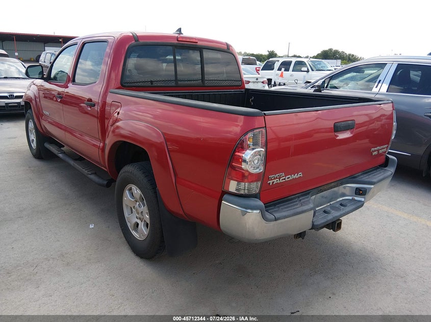 2015 TOYOTA TACOMA auction photo 3