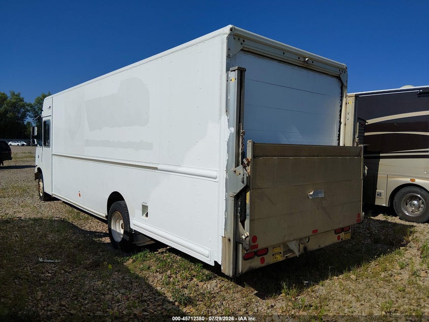 2015 FORD F-59 COMMERCIAL STRIPPED auction photo 3