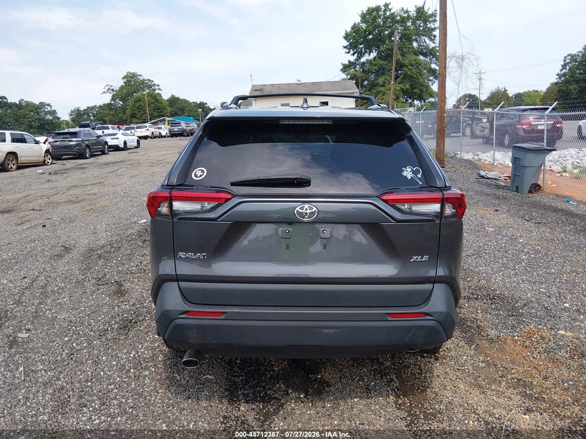TOYOTA RAV4 - zdjęcie 17