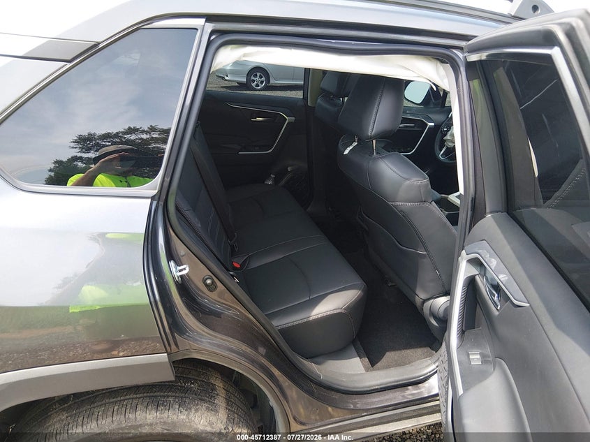 TOYOTA RAV4 - zdjęcie 8