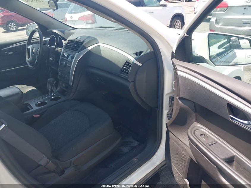 2011 CHEVROLET TRAVERSE auction photo 5