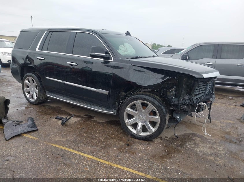 Vin: 1gys3bkj6jr345932, lot: 46211085, cadillac escalade luxury 2018 img_1
