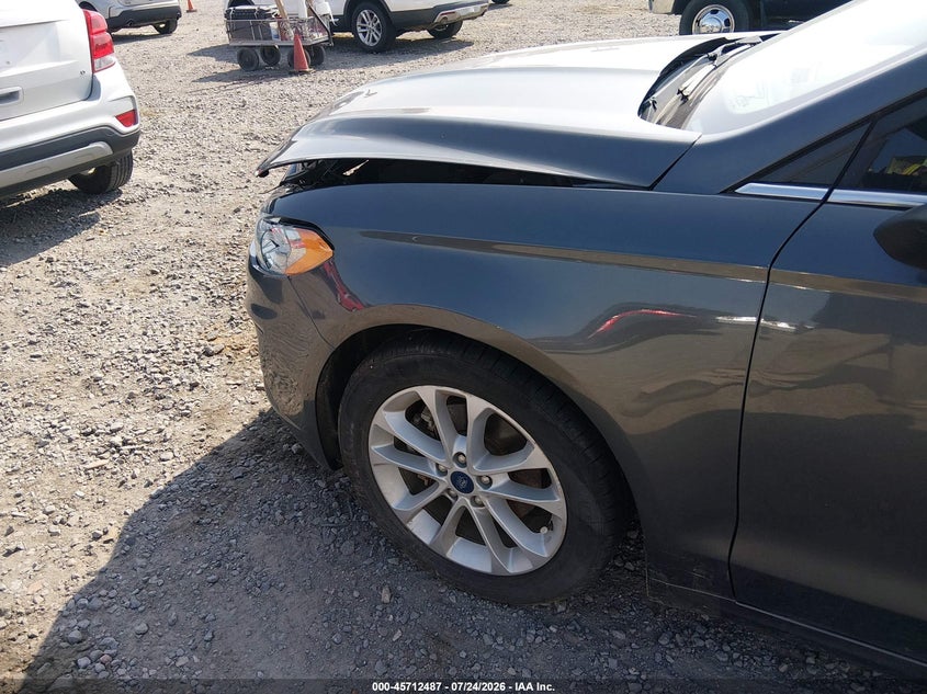 2020 FORD FUSION SE · Фото 17
