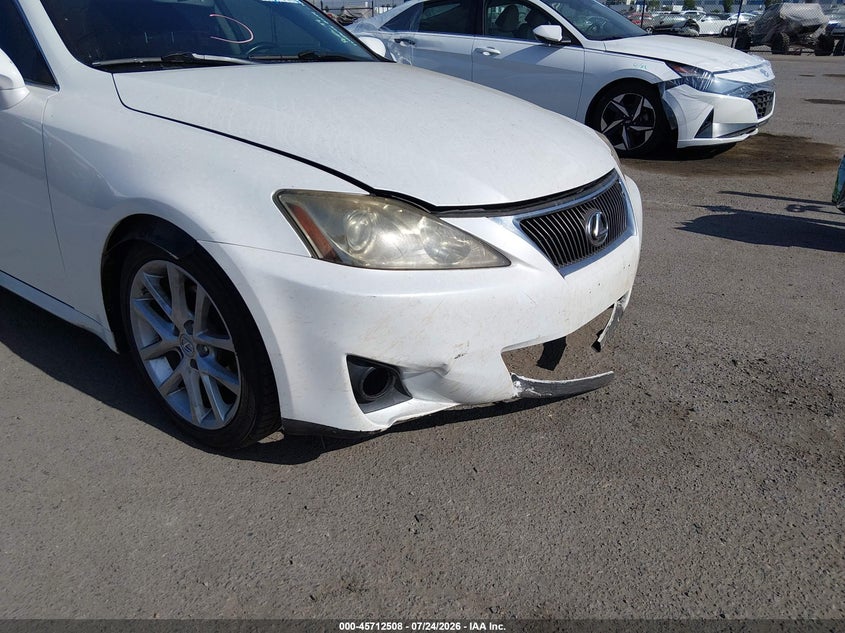 2013 LEXUS IS 250 · Фото 19