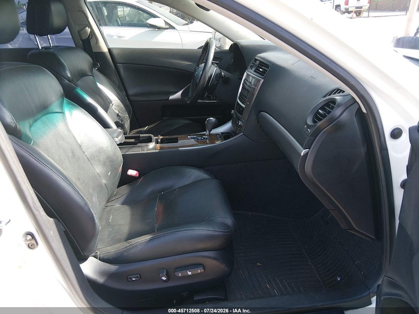 2013 LEXUS IS 250 · Фото 5