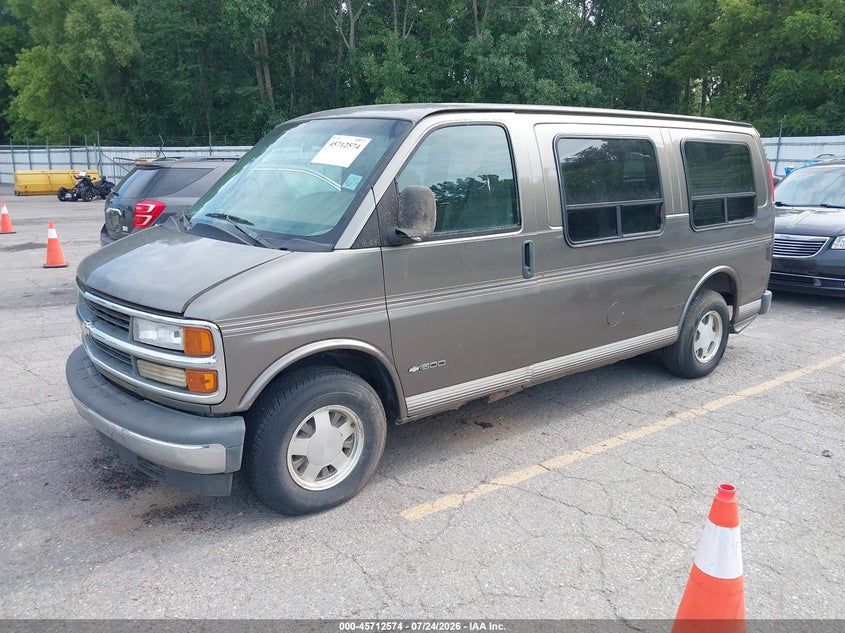 2000 CHEVROLET EXPRESS auction photo 2