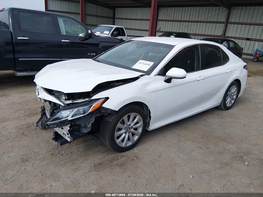 Vin: 4t1b11hk0ju587842, lot: 46211310, toyota camry le 20182