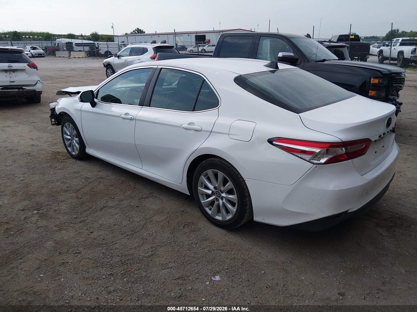 Vin: 4t1b11hk0ju587842, lot: 46211310, toyota camry le 20183