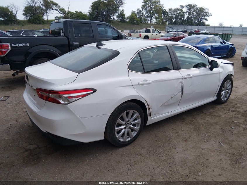 Vin: 4t1b11hk0ju587842, lot: 46211310, toyota camry le 20184