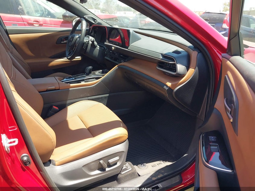 2026 TOYOTA CROWN SIGNIA auction photo 5