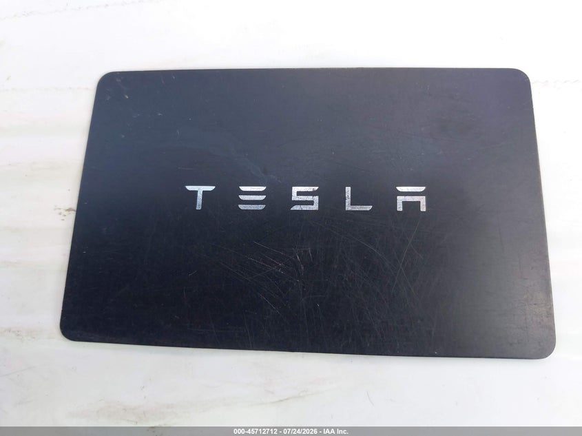 TESLA MODEL 3 - zdjęcie 11