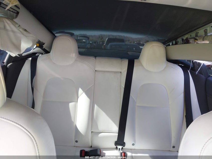 TESLA MODEL 3 - zdjęcie 8