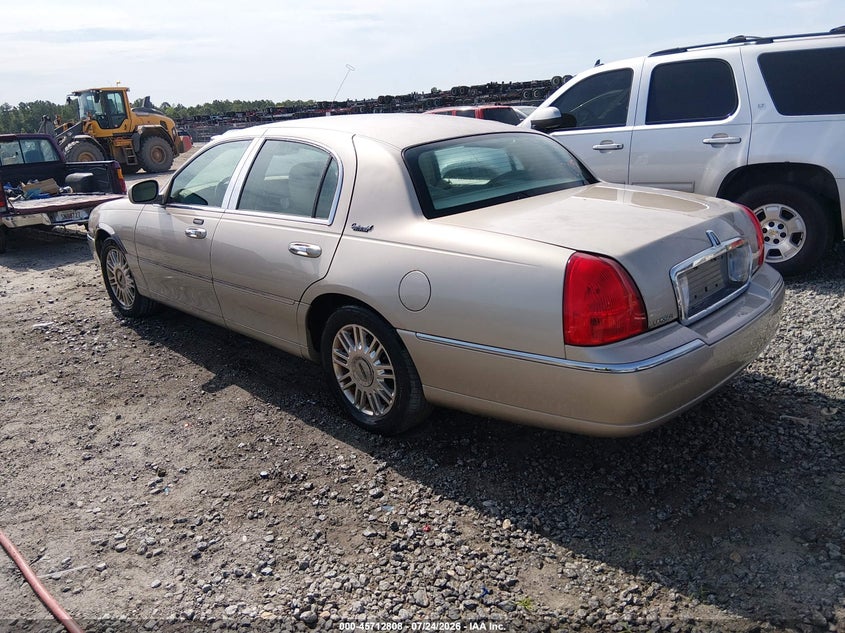 Vin: 2lnbl8cvxbx759731, lot: 46211464, lincoln town car signature limited 20113