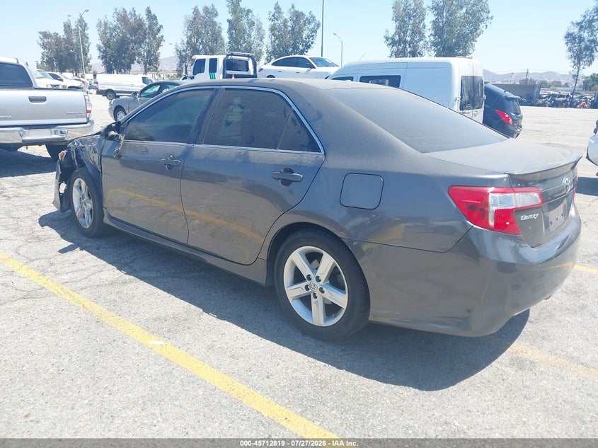 Vin: 4t1bf1fk0eu365750, lot: 46211475, toyota camry se 20143