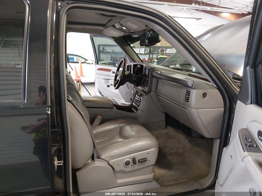 2006 CADILLAC ESCALADE auction photo 5