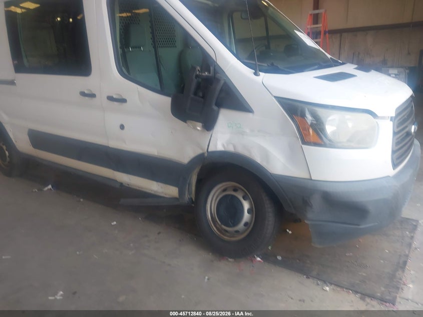 2015 FORD TRANSIT-250 auction photo 6