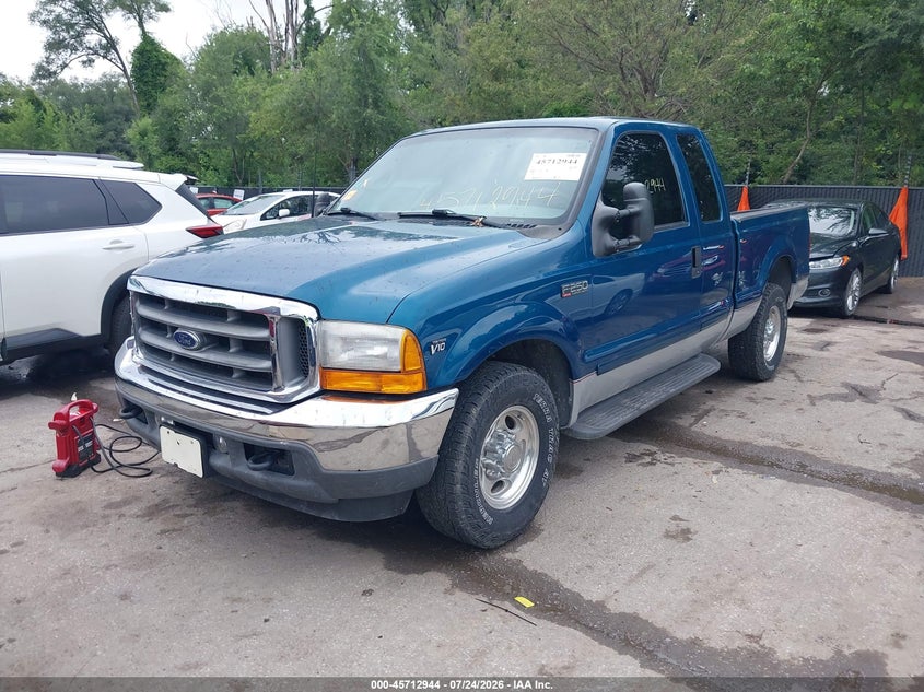 2001 Ford F250, Roof, IAAI, VIN 1FTNX20S91EB91615 — photo 2