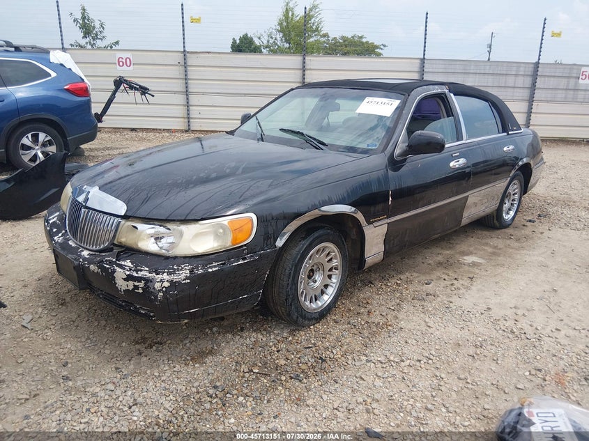 2001 LINCOLN TOWN CAR auction photo 2