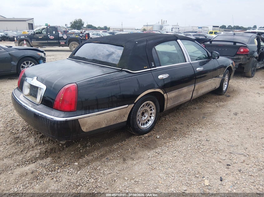 2001 LINCOLN TOWN CAR auction photo 4
