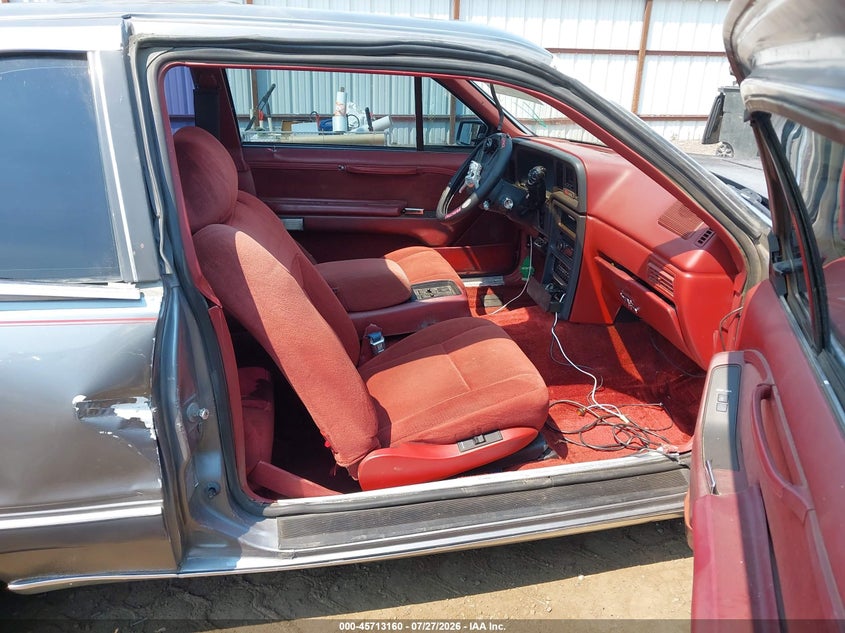 1985 FORD THUNDERBIRD auction photo 5