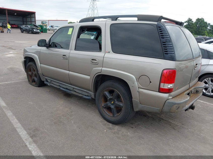 2002 CHEVROLET TAHOE auction photo 3