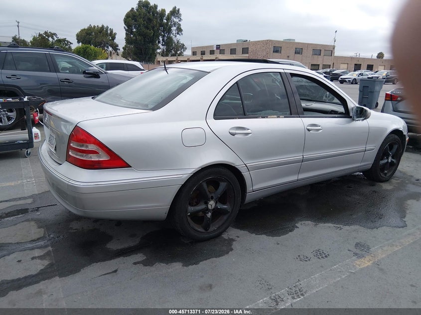 2002 MERCEDES-BENZ C 240 auction photo 4