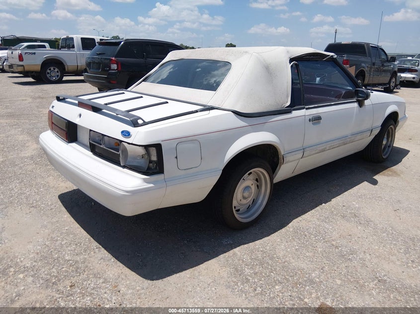 1993 FORD MUSTANG auction photo 4