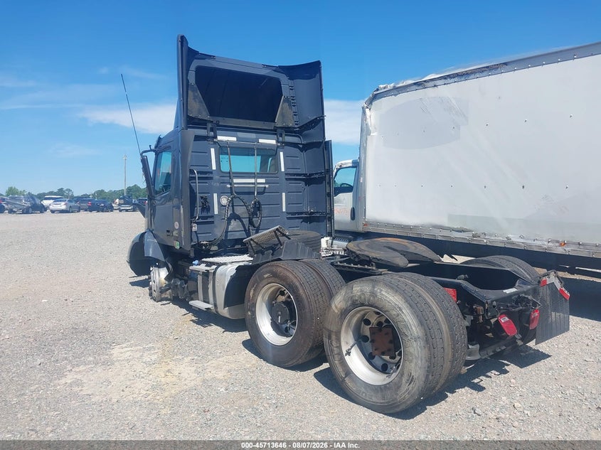 2020 VOLVO VNR auction photo 3
