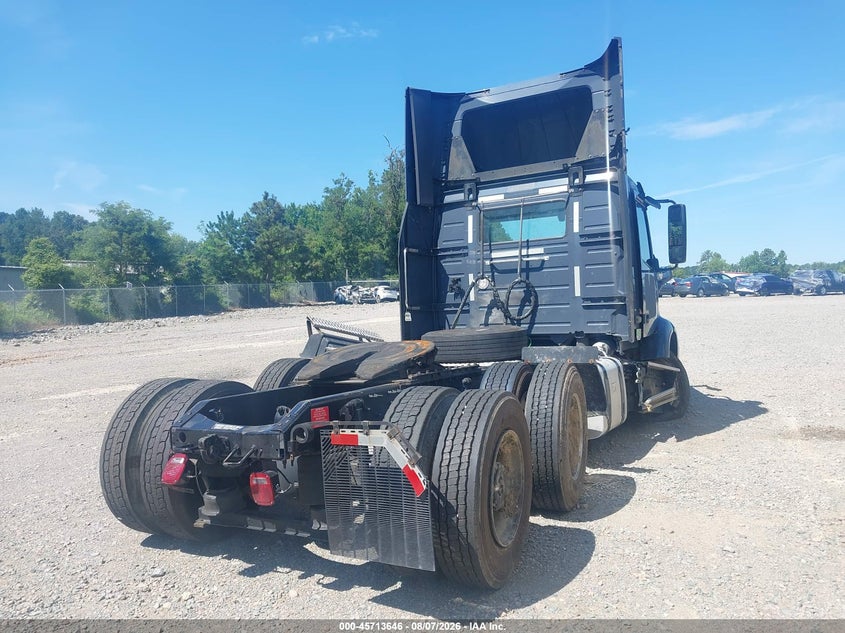 2020 VOLVO VNR auction photo 4