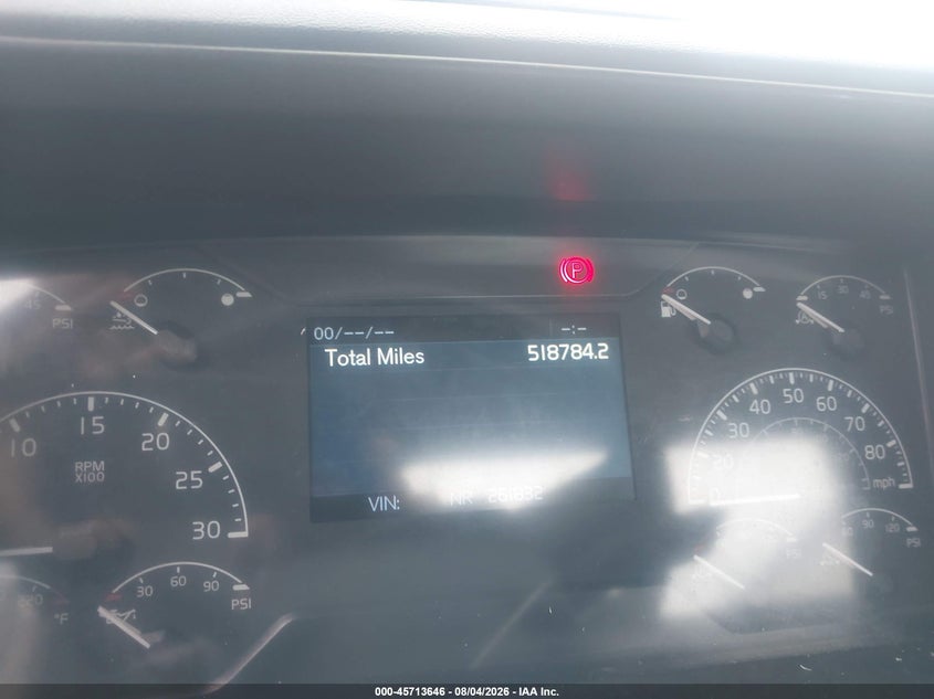 2020 VOLVO VNR auction photo 5