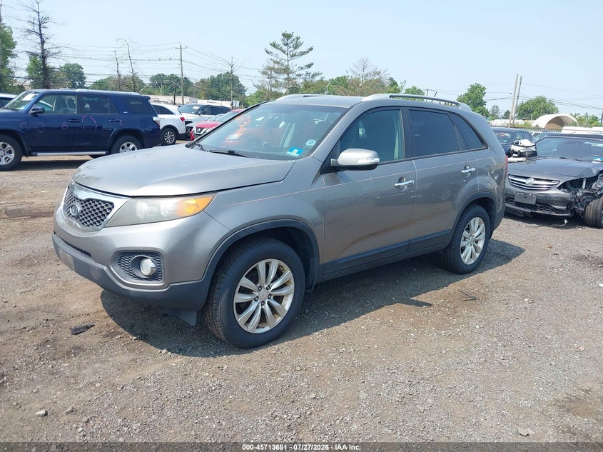 2011 KIA SORENTO auction photo 2