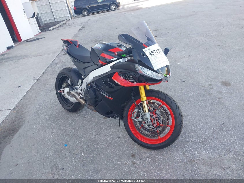 2022 Aprilia Rsv4