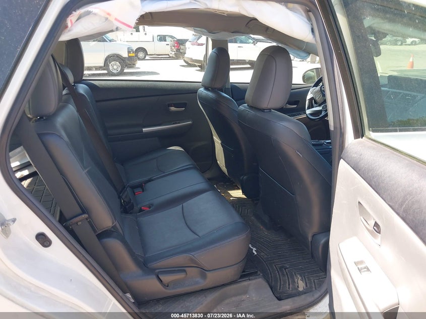 2013 TOYOTA PRIUS V auction photo 8