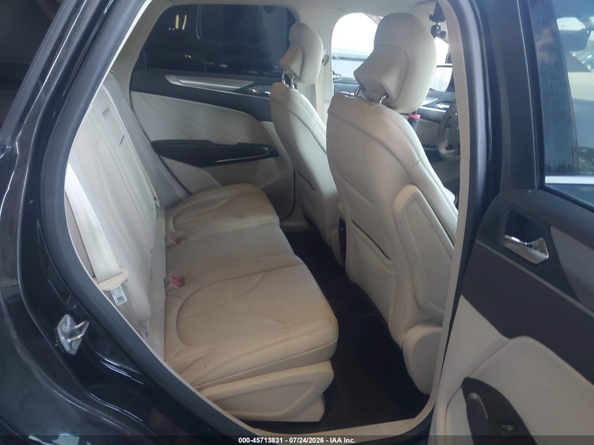 2019 LINCOLN MKC auction photo 8