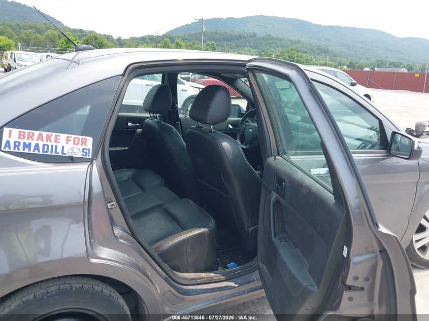 2011 FORD FOCUS auction photo 8