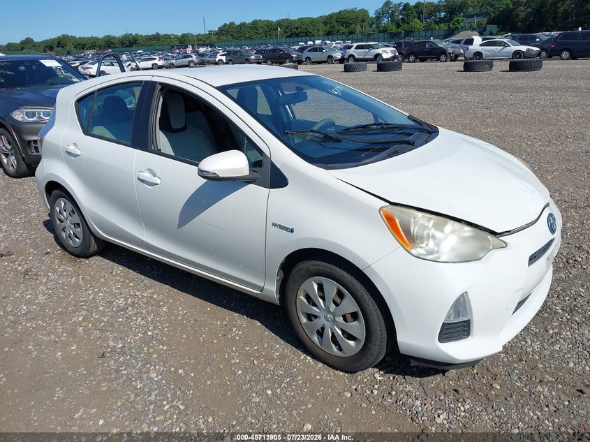 2013 TOYOTA PRIUS C auction photo 1