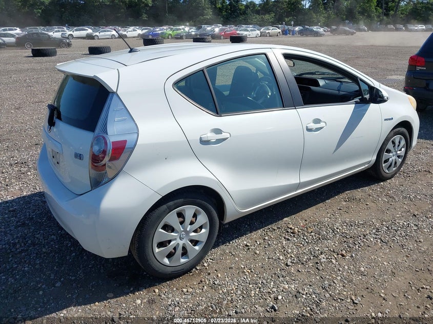 2013 TOYOTA PRIUS C auction photo 4