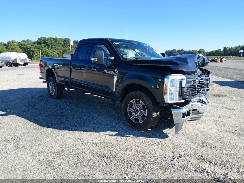 2025 FORD F-350 — zdjęcie z aukcji