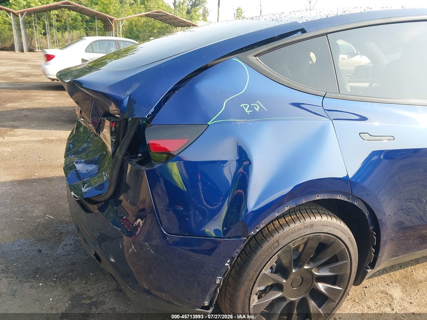 TESLA MODEL Y 2023 VIN 7SAYGDEE0PA174169
