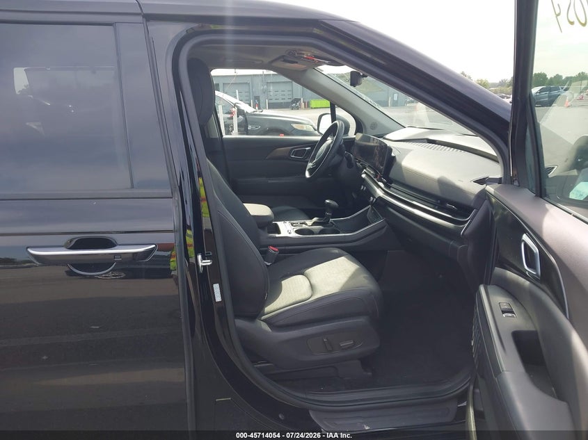 2025 KIA CARNIVAL MPV auction photo 5