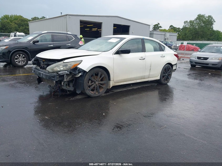 2018 NISSAN ALTIMA auction photo 2
