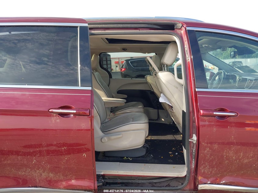 2018 CHRYSLER PACIFICA HYBRID auction photo 8