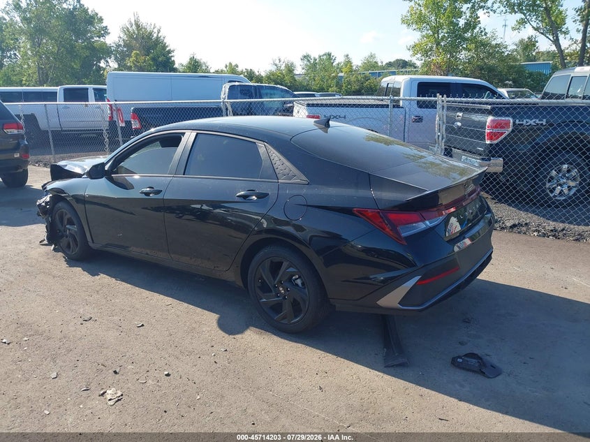 2026 HYUNDAI ELANTRA auction photo 3