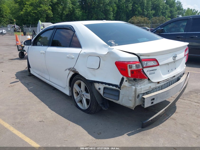 Vin: 4t1bf1fk9cu533379, lot: 46213194, toyota camry se 20123