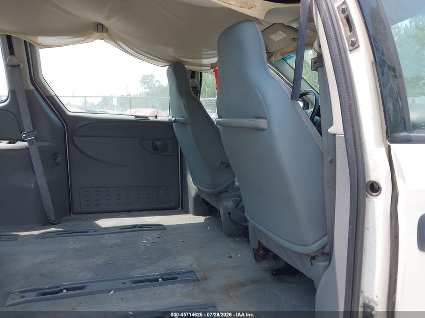 2005 DODGE CARAVAN auction photo 8