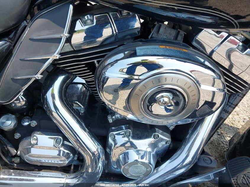2011 HARLEY-DAVIDSON FLHTCUTG auction photo 8
