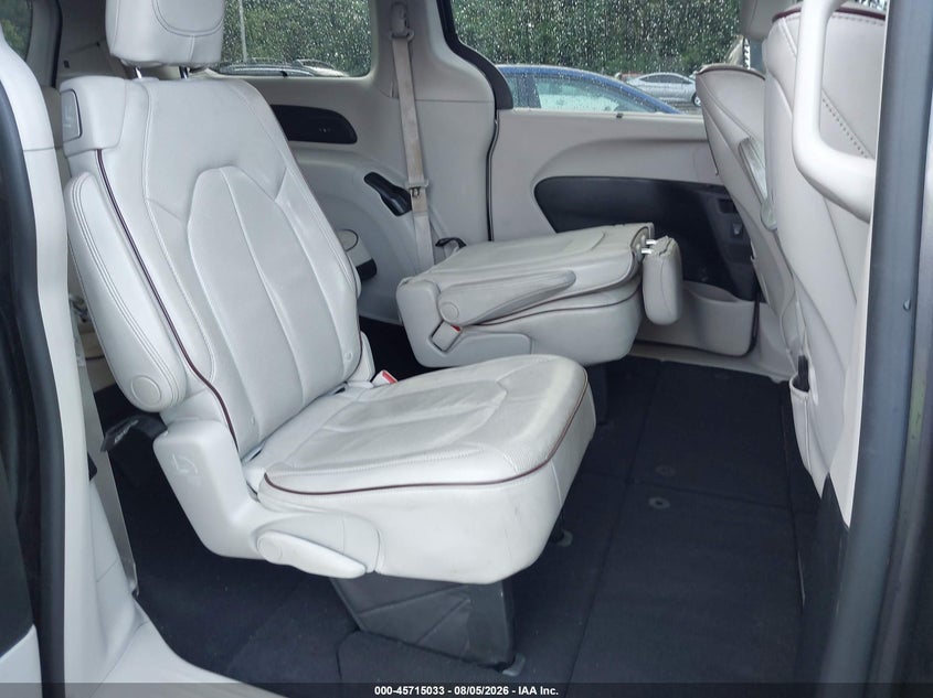2019 CHRYSLER PACIFICA auction photo 8
