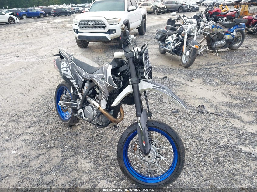 2025 Suzuki Dr-z400
