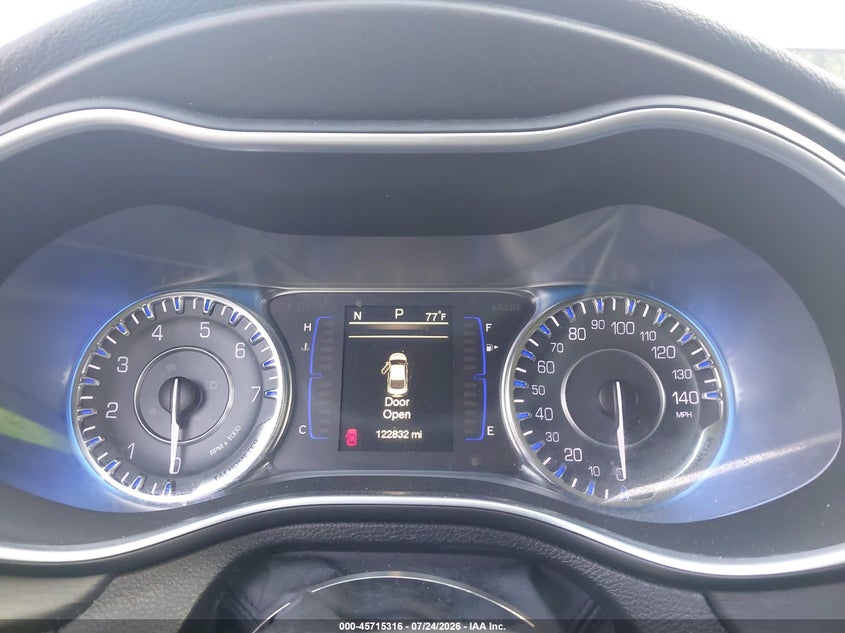 2016 CHRYSLER 200 auction photo 7
